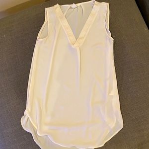 H&M sleeveless off white hi-low tunic